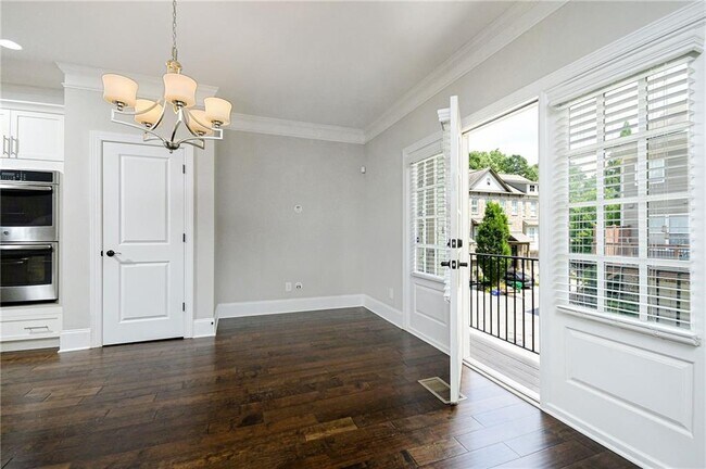 Building Photo - 1299 Linden Ct