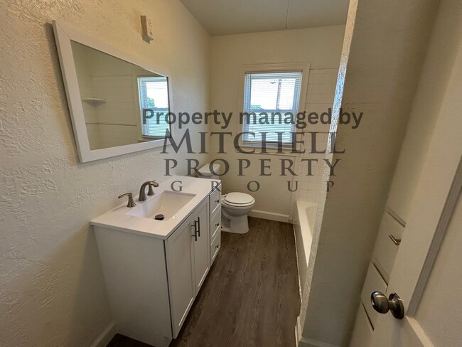 Building Photo - Welcome to 4103 S. Lipscomb! Charming 4 be...