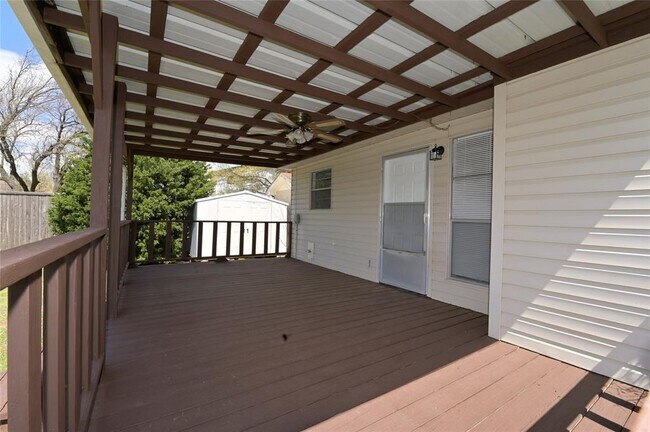 Building Photo - 112 Forestwood Dr