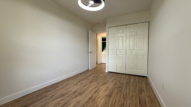 Building Photo - 3300 Johns Ct