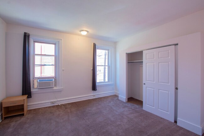 Building Photo - 2039 N Gratz St