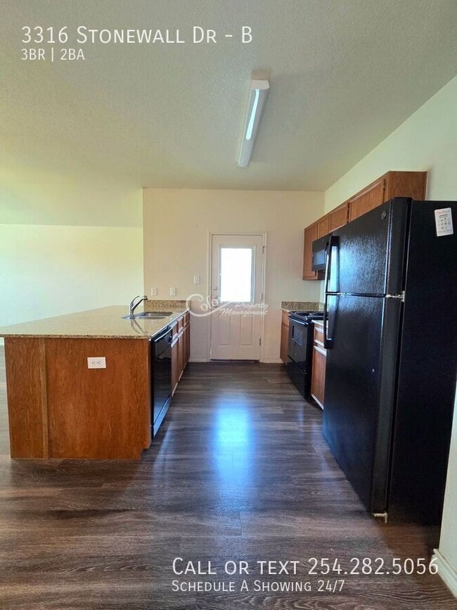 Building Photo - 3316 Stonewall Dr
