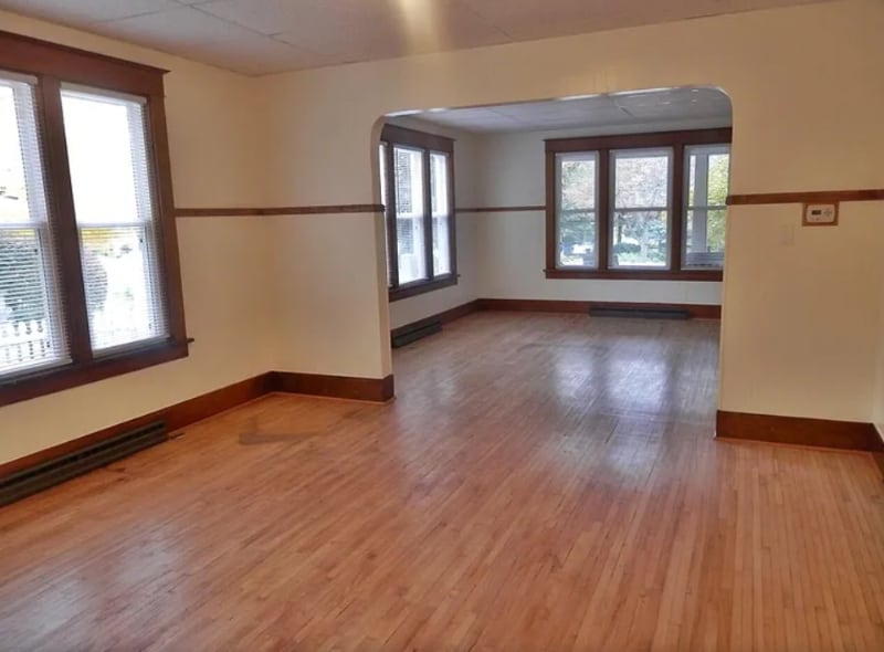 Building Photo - 720 E Ludington Ave