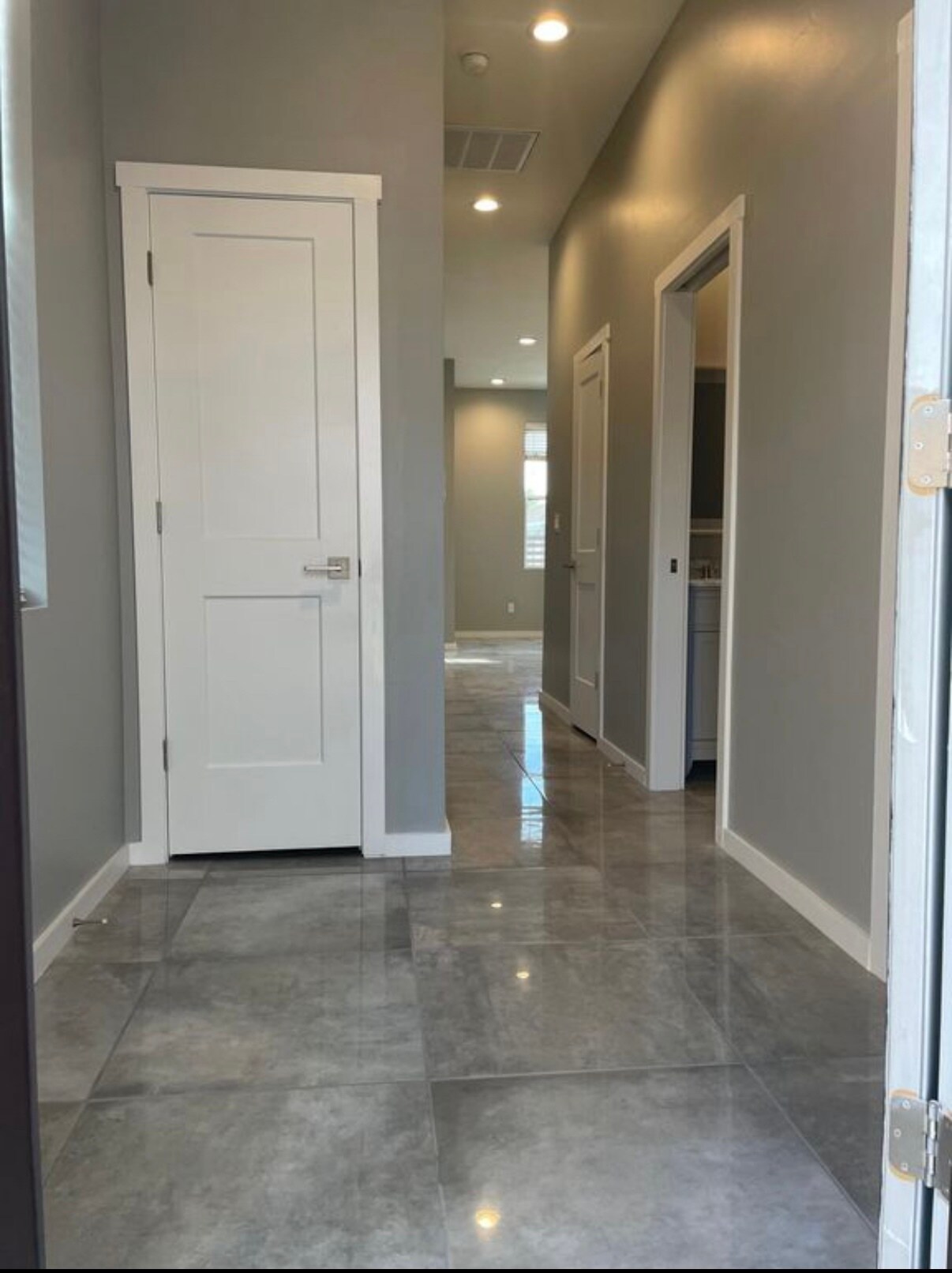 Building Photo - 840 Tijeras Ave NW