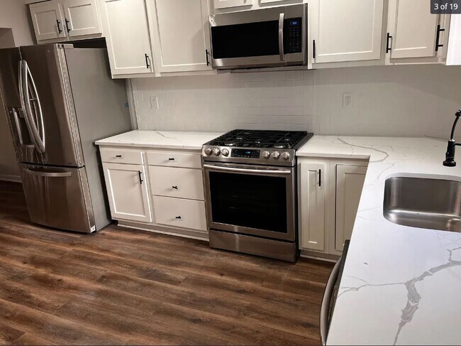 Building Photo - Gough