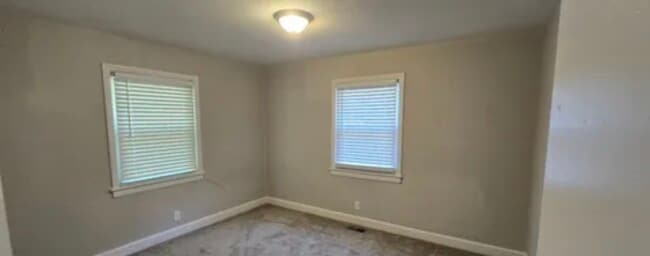 Building Photo - 626 N Hoover Rd