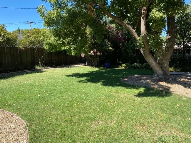 Building Photo - 2 bedroom bungalow in La Loma neighborhood!