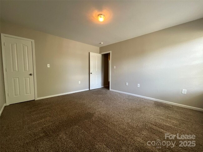 Building Photo - 1417 River Run Rd