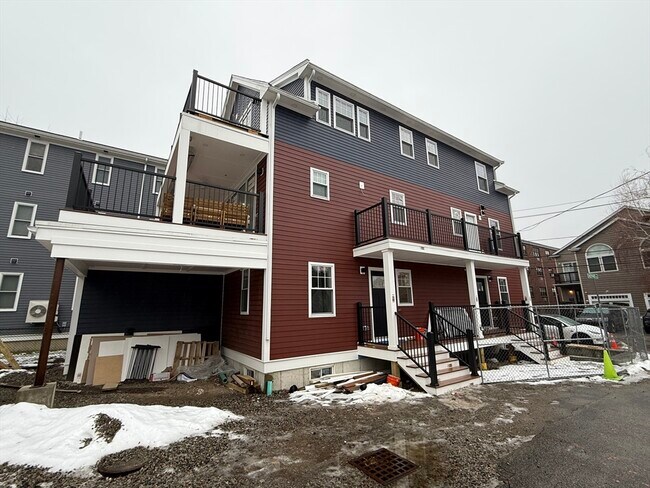 Building Photo - 36 Shepard St