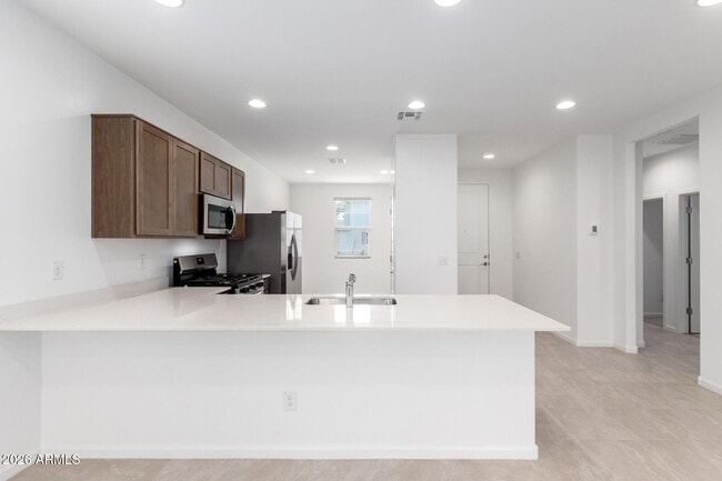 Building Photo - 9812 W Catalina Dr