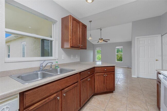 Building Photo - 11708 Willmington Blvd