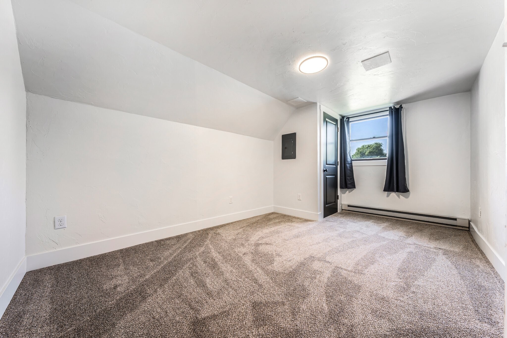 Building Photo - 1000 W McKinley Ave