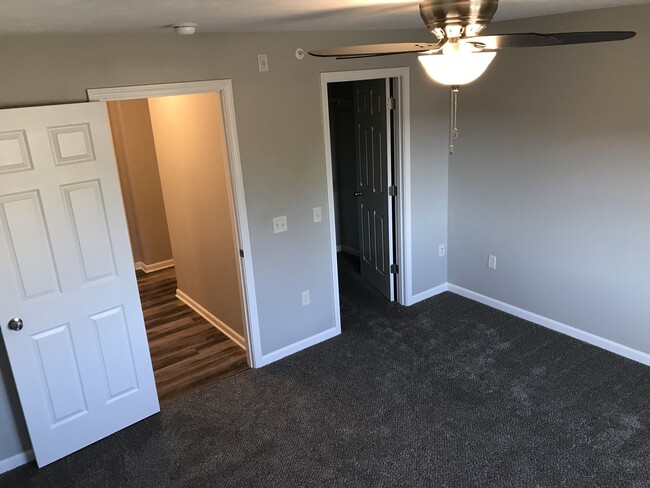 Building Photo - 1617 E Military Ave