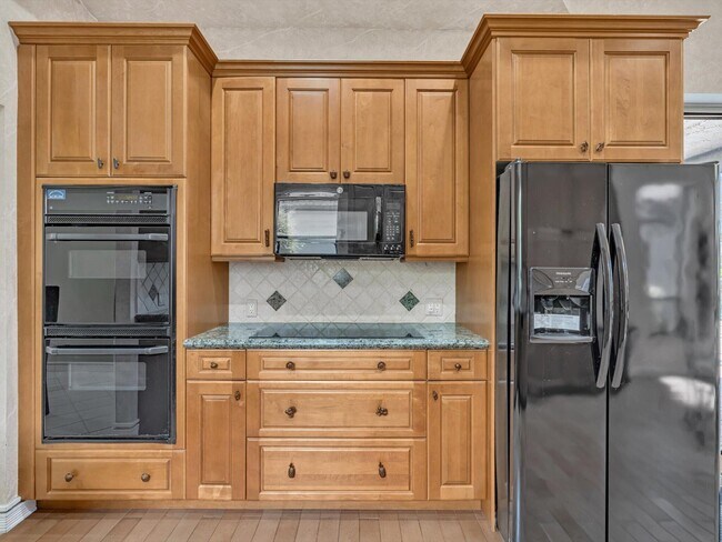 Building Photo - 10122 Spyglass Way