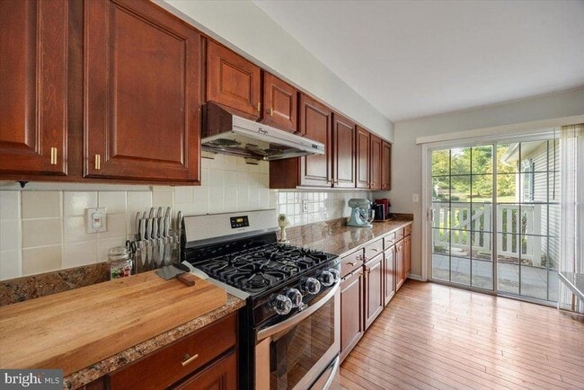 Building Photo - 614 Bollen Ct