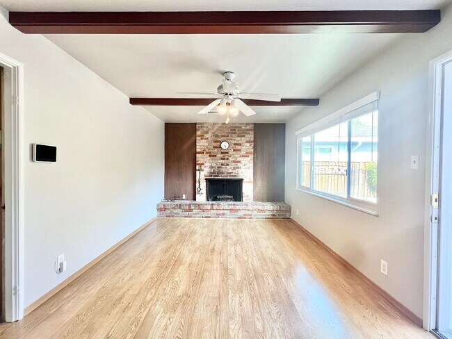 Building Photo - Prime San Jose Home with great backyard!