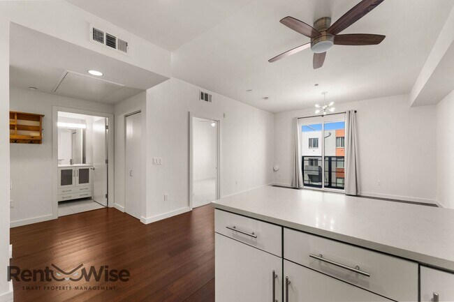 Building Photo - 50 Jerrold Ave