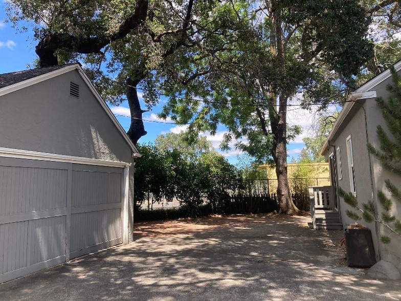 Primary Photo - 849 5th St