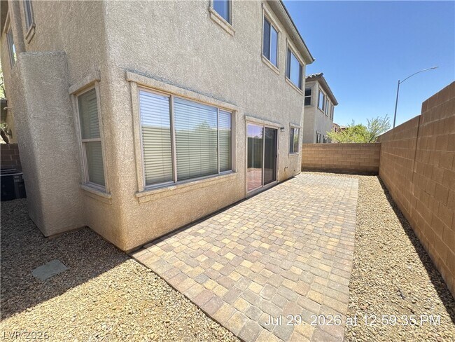 Building Photo - 8977 Castledowns St