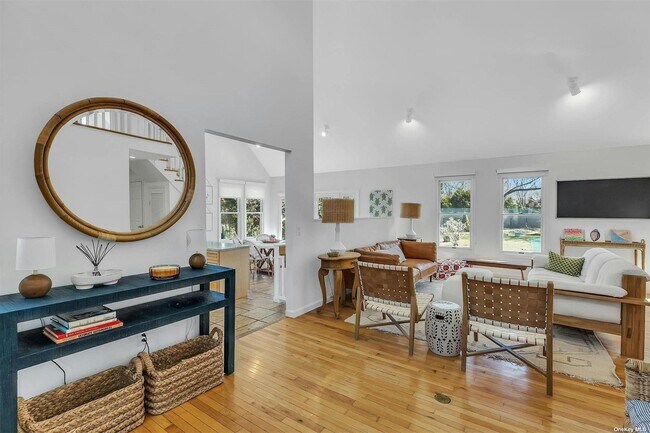 Building Photo - 6 Nidzyn Ave