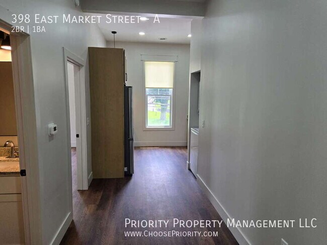 Building Photo - 398 E Market St