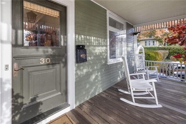 Building Photo - 30 Bull St