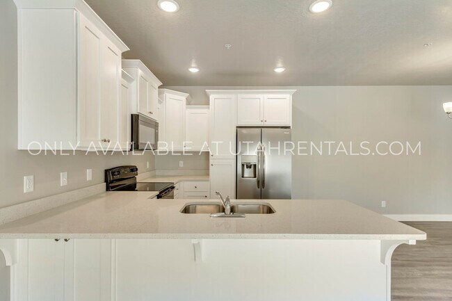 Building Photo - 1128 S 820 E