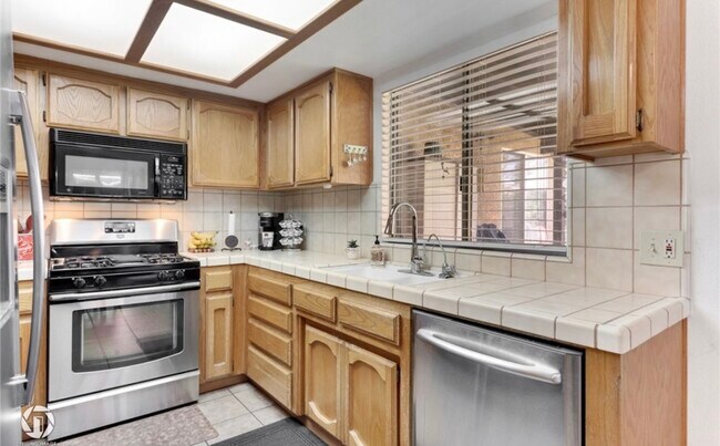 Building Photo - 3721 Abbott Dr