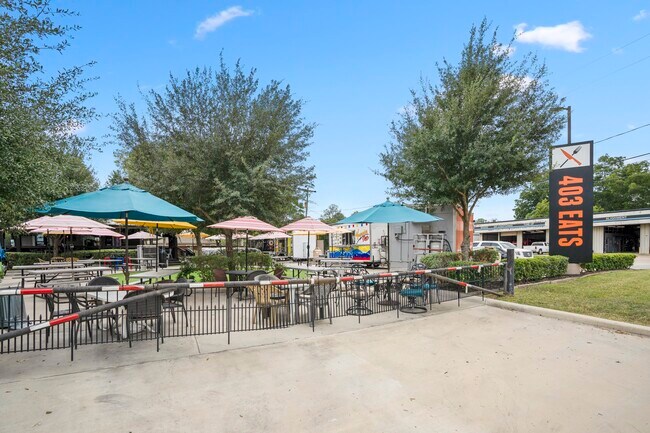 Building Photo - 628 Foster St