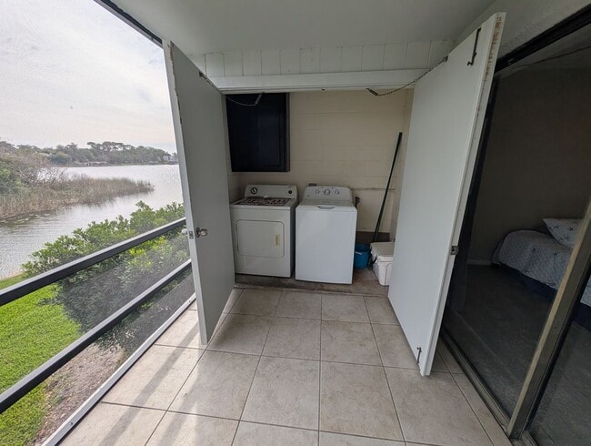 Building Photo - Fairview Vista Point 2 Bed / 2 Bath