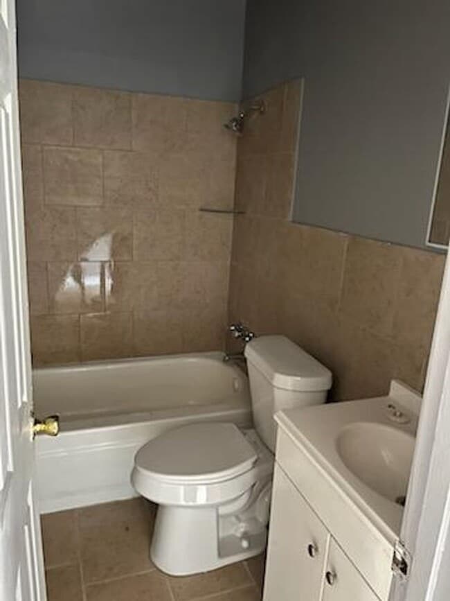 Building Photo - Great Home