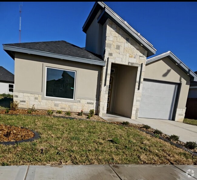 Building Photo - 5928 N Rayo del Sol St