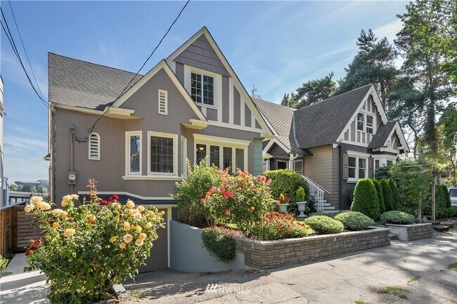 Primary Photo - Spacious Montlake Rental with Stunning Vie...