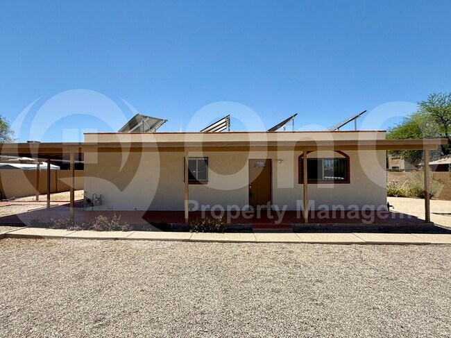 Building Photo - 1303 N Walnut Blvd