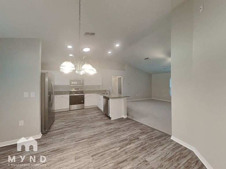 Building Photo - 7328 Landmark Dr