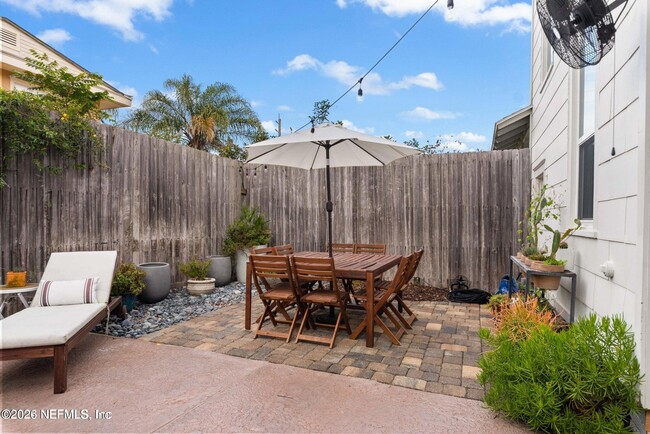 Building Photo - 4236 Melrose Ave