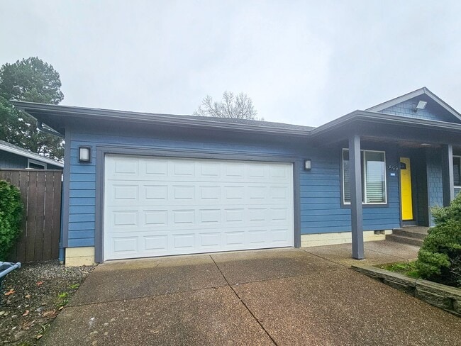 Building Photo - 599 Page Ct