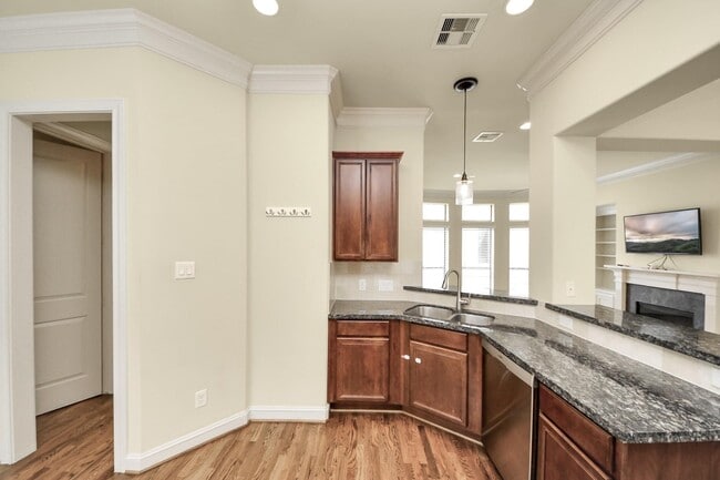 Building Photo - 5617 Kiam St