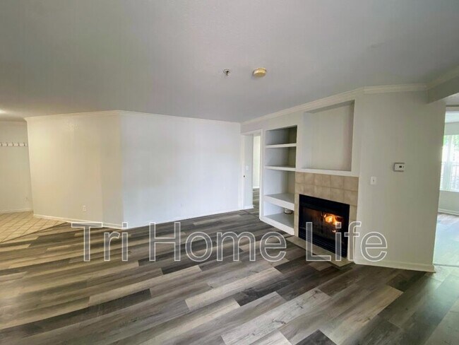 Building Photo - 12158 W Dorado Pl
