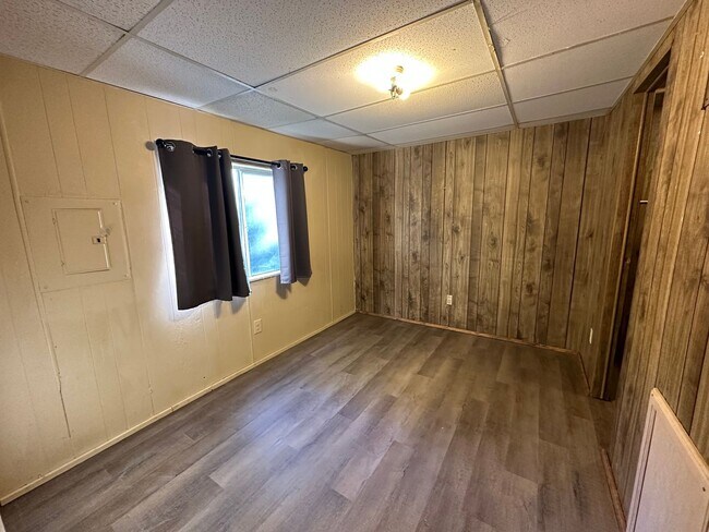 Building Photo - 1 Bedroom 1 Bathroom Mobile Home Duplex located in Aztec, NM