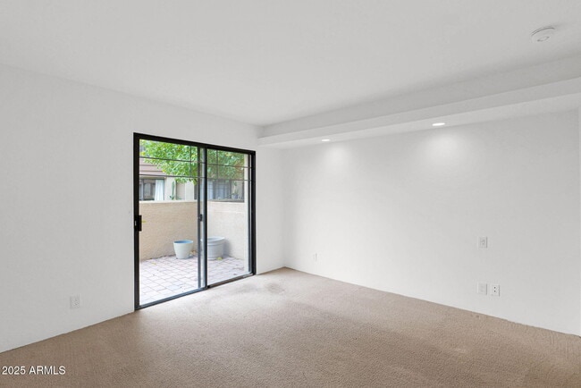 Building Photo - 5035 N 10th Pl