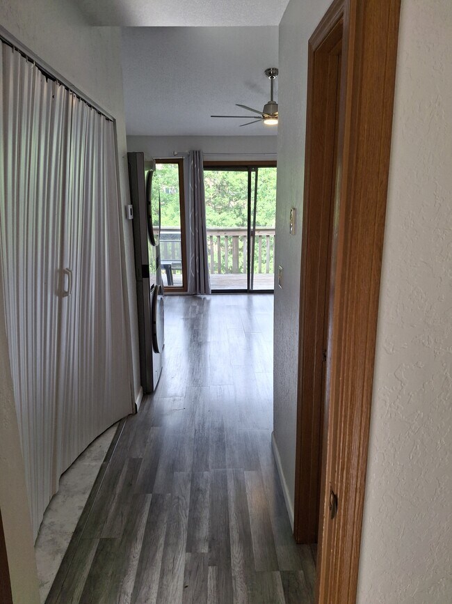 Building Photo - 150 SWS Dr