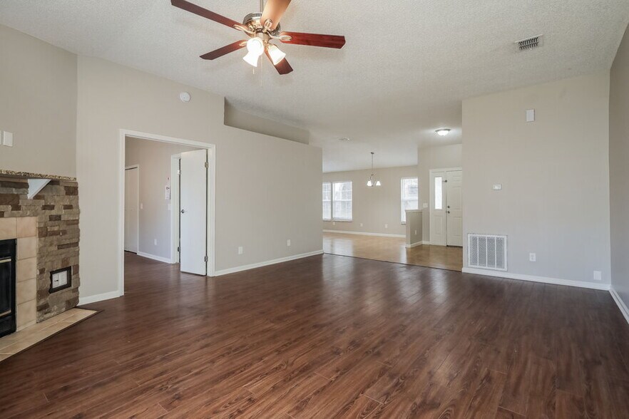 Building Photo - 2013 St Martins Dr W