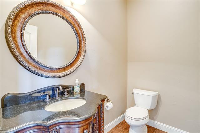 Building Photo - 1600 Oak Ridge Estates