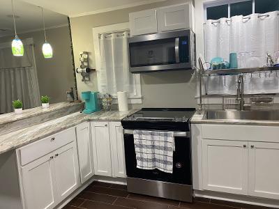 Building Photo - 14 Whitman St