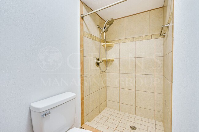 Building Photo - Beautiful Two-Story Townhome in Ormond Beach