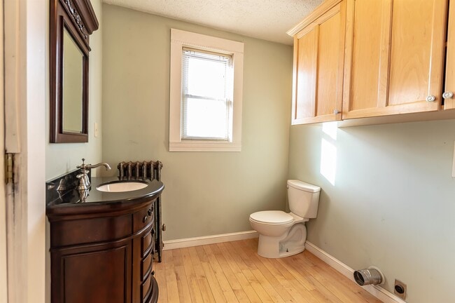 Building Photo - 204 Alsace St