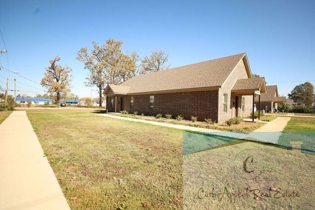 Building Photo - Move in special $800!! Luxury 2 bed, 1 bath duplex - recent construction!! Washer, dryer and inte...