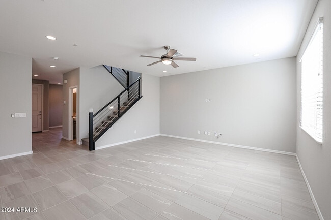 Building Photo - 8963 W Luke Ave