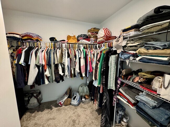 Building Photo - Beautiful 4BR/3BA Home in Parkside Crossing